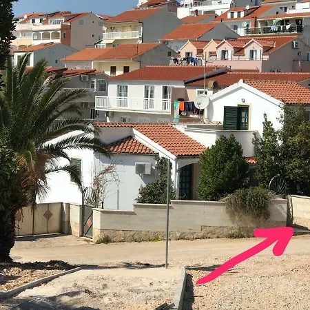 Mila * Hvar Town